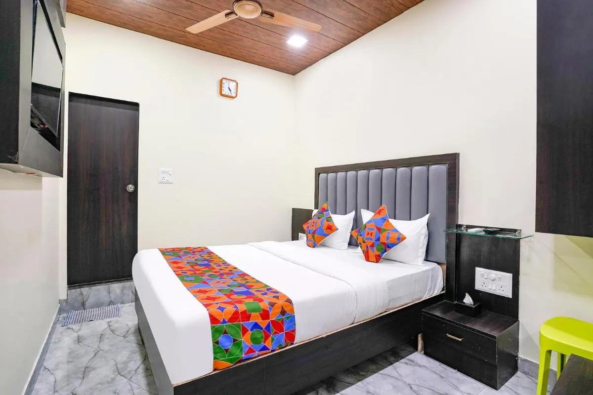 Image 2 of FabExpress Gulshan Grand