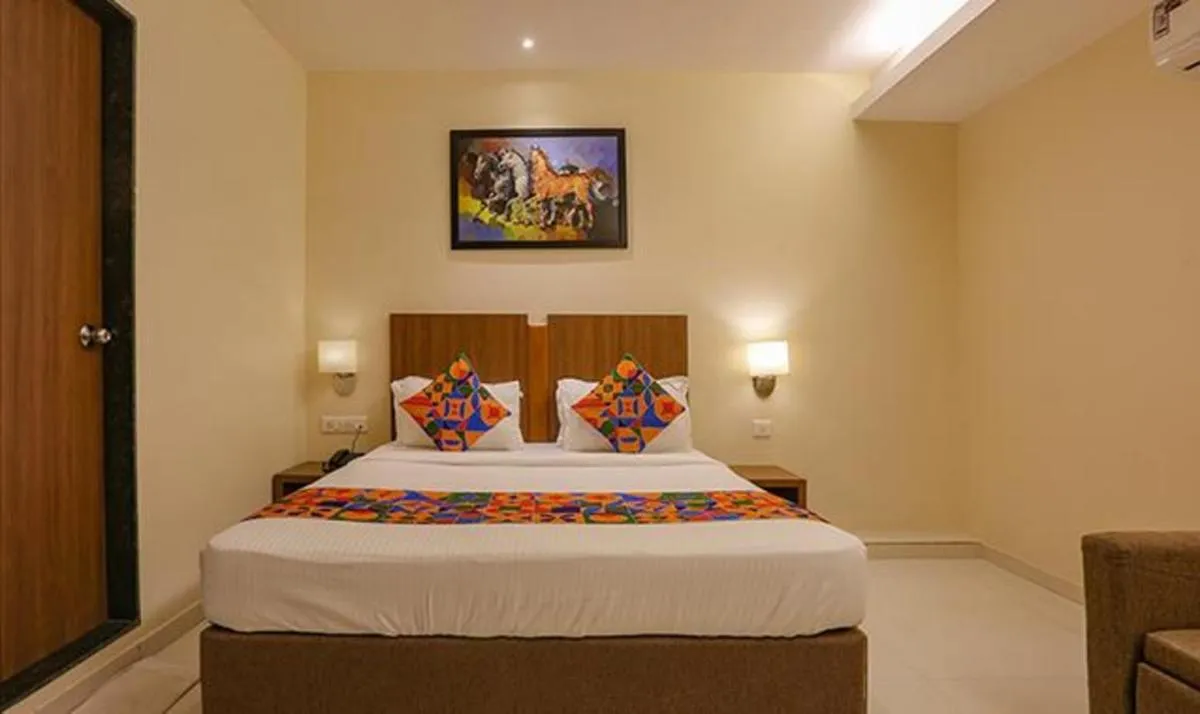 Image 3 of FabHotel Royal Mumbai International Airport