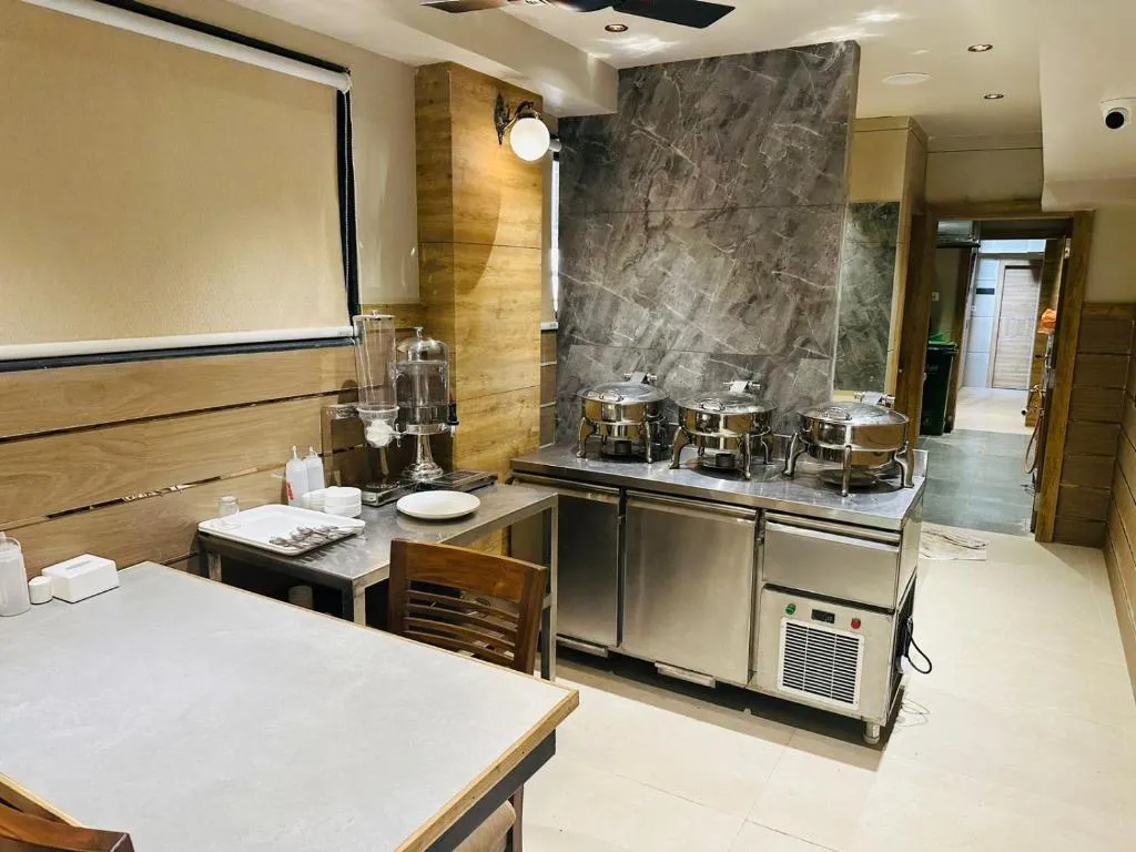 Image of HOTEL AMBER PARAMOUNT