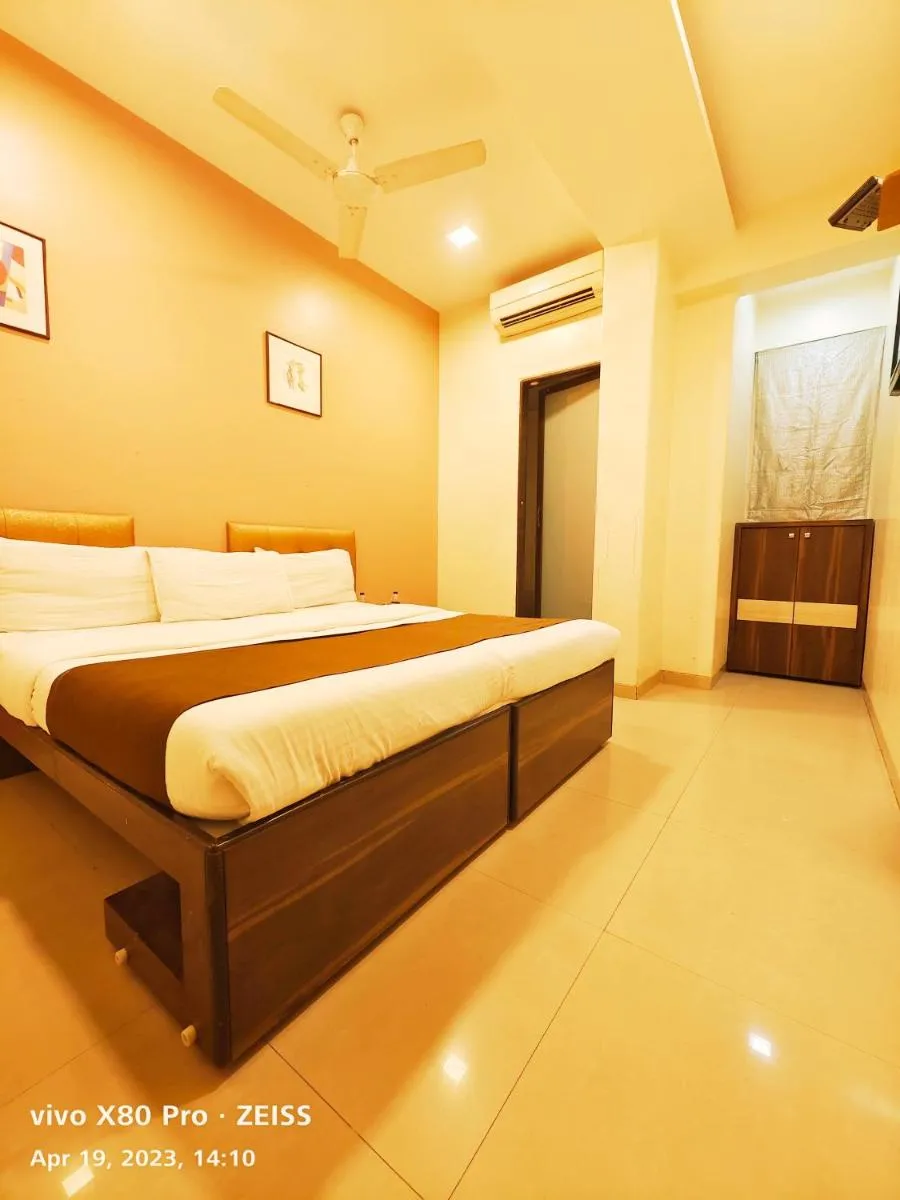 Image 3 of Hotel Amfahh – Andheri West Railway Station