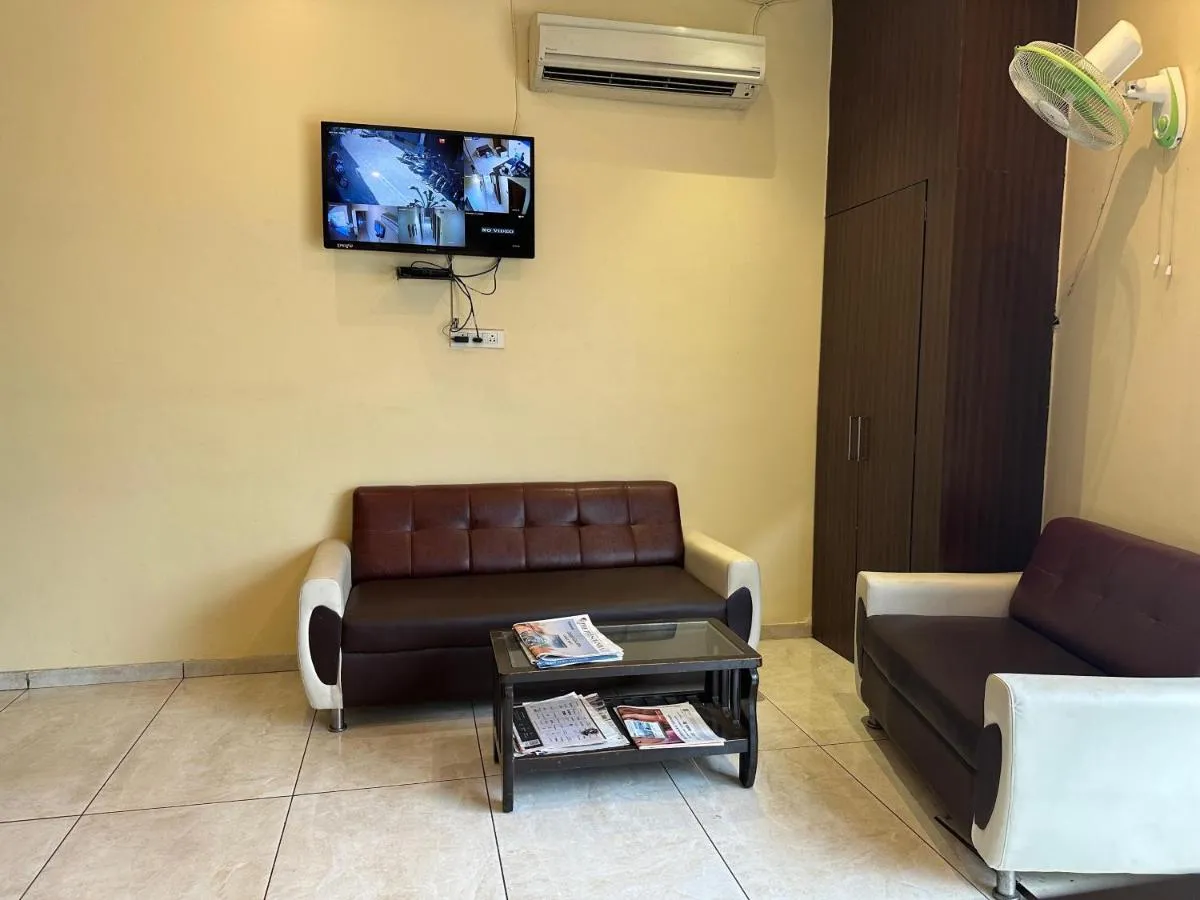 Image 2 of Hotel E I Regency Terminal-2