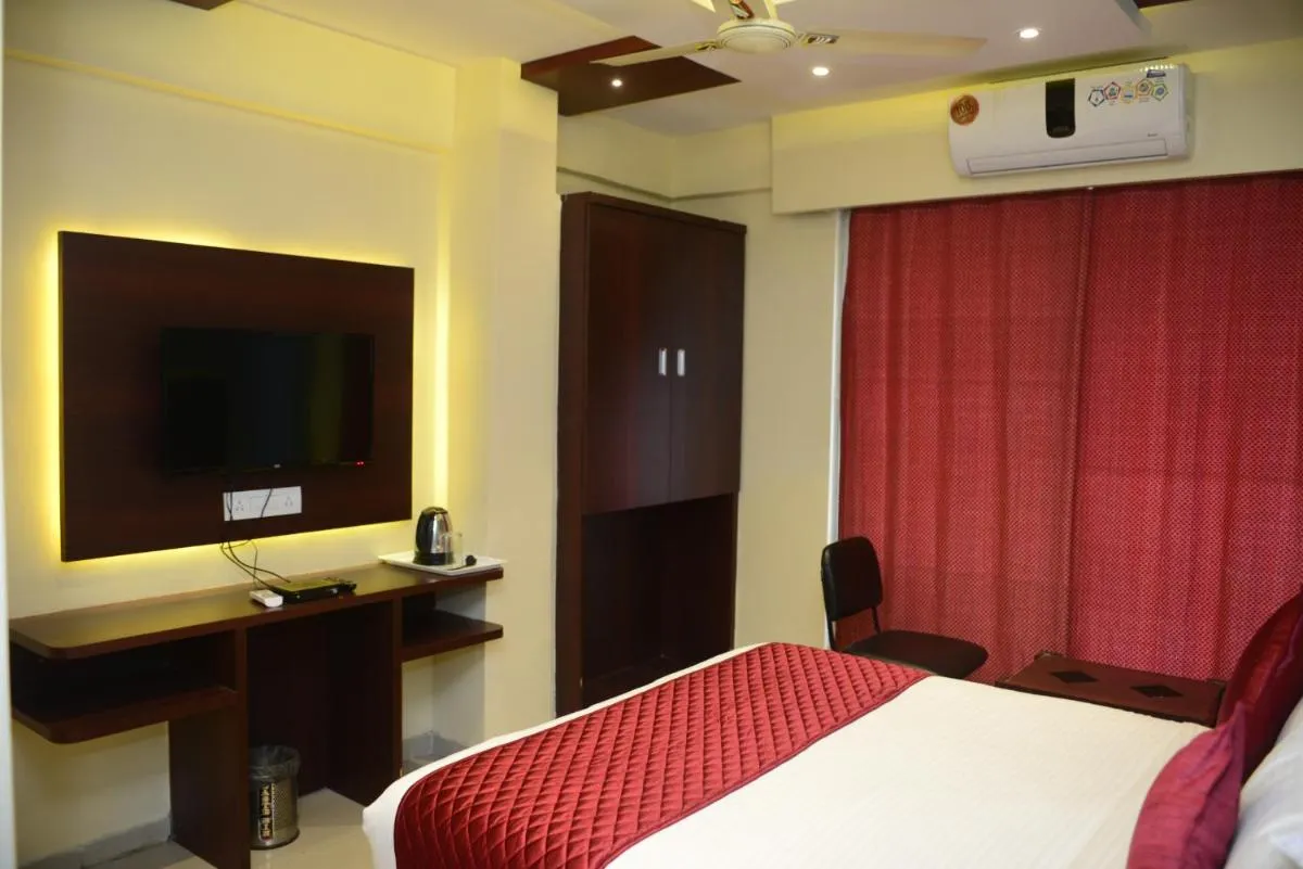 Image 4 of Hotel Malad Inn opposite Malad Railway Station