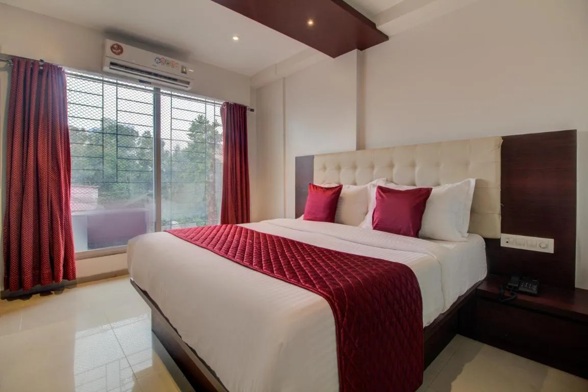 Image of Hotel Malad Inn opposite Malad Railway Station