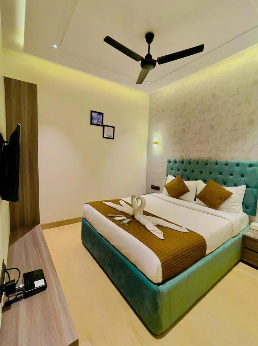 Image 3 of Hotel lime wood