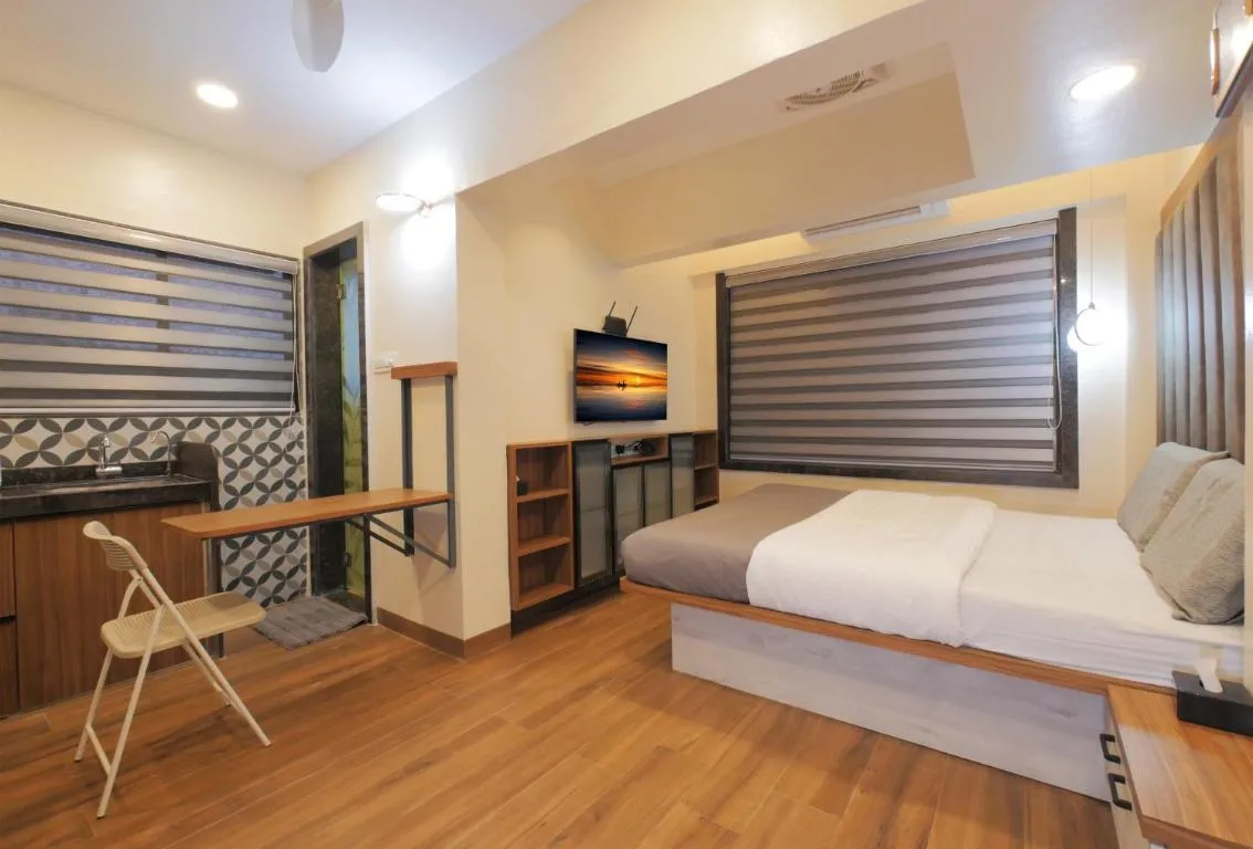 Image of Imperial Premium Studios Khar W