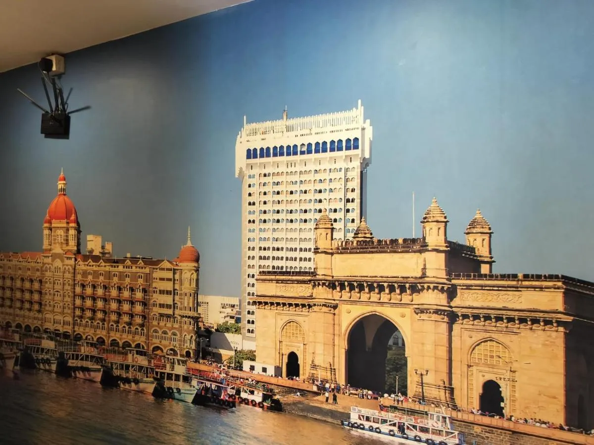 Image 4 of New Prakash International