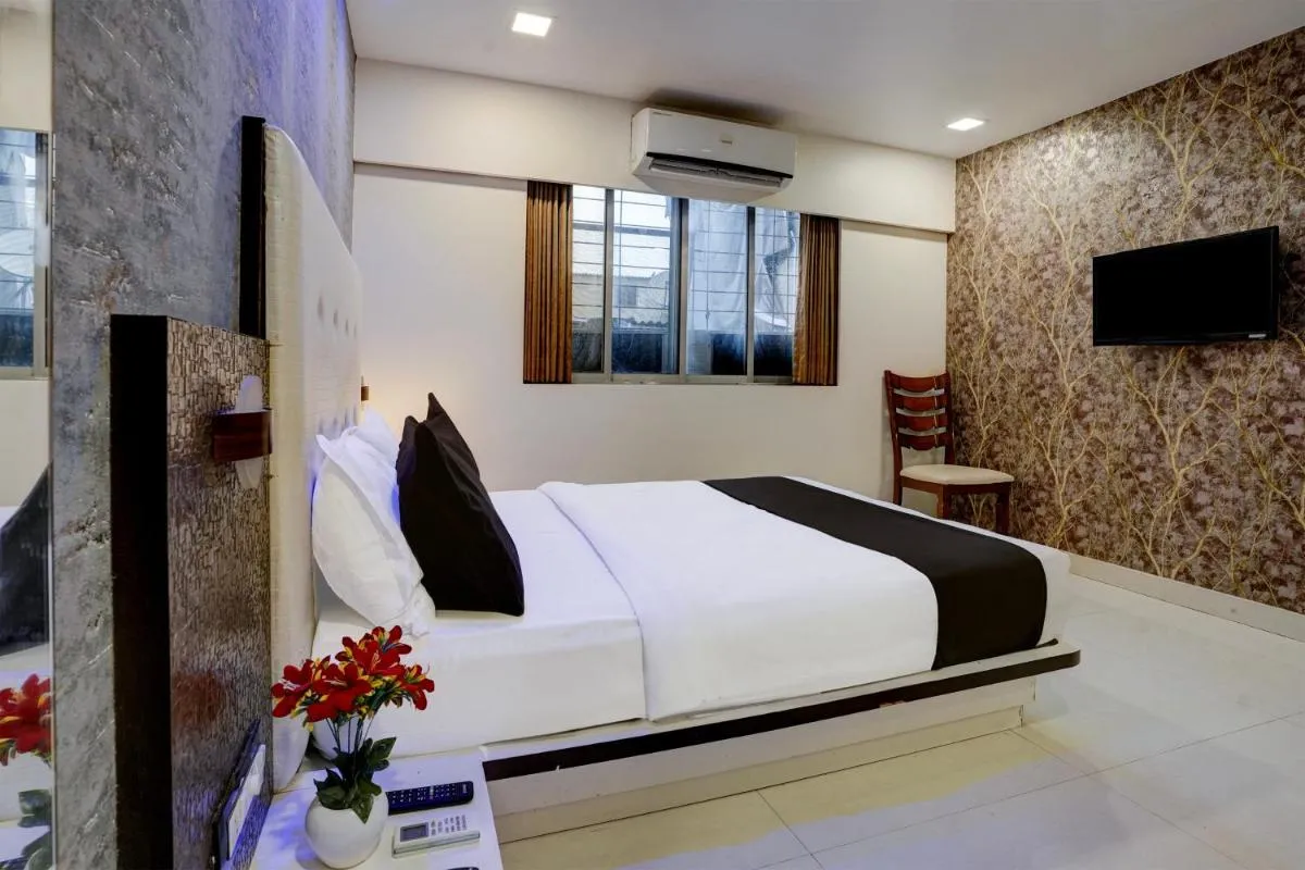 Image 4 of OYO Hotel Golden Star
