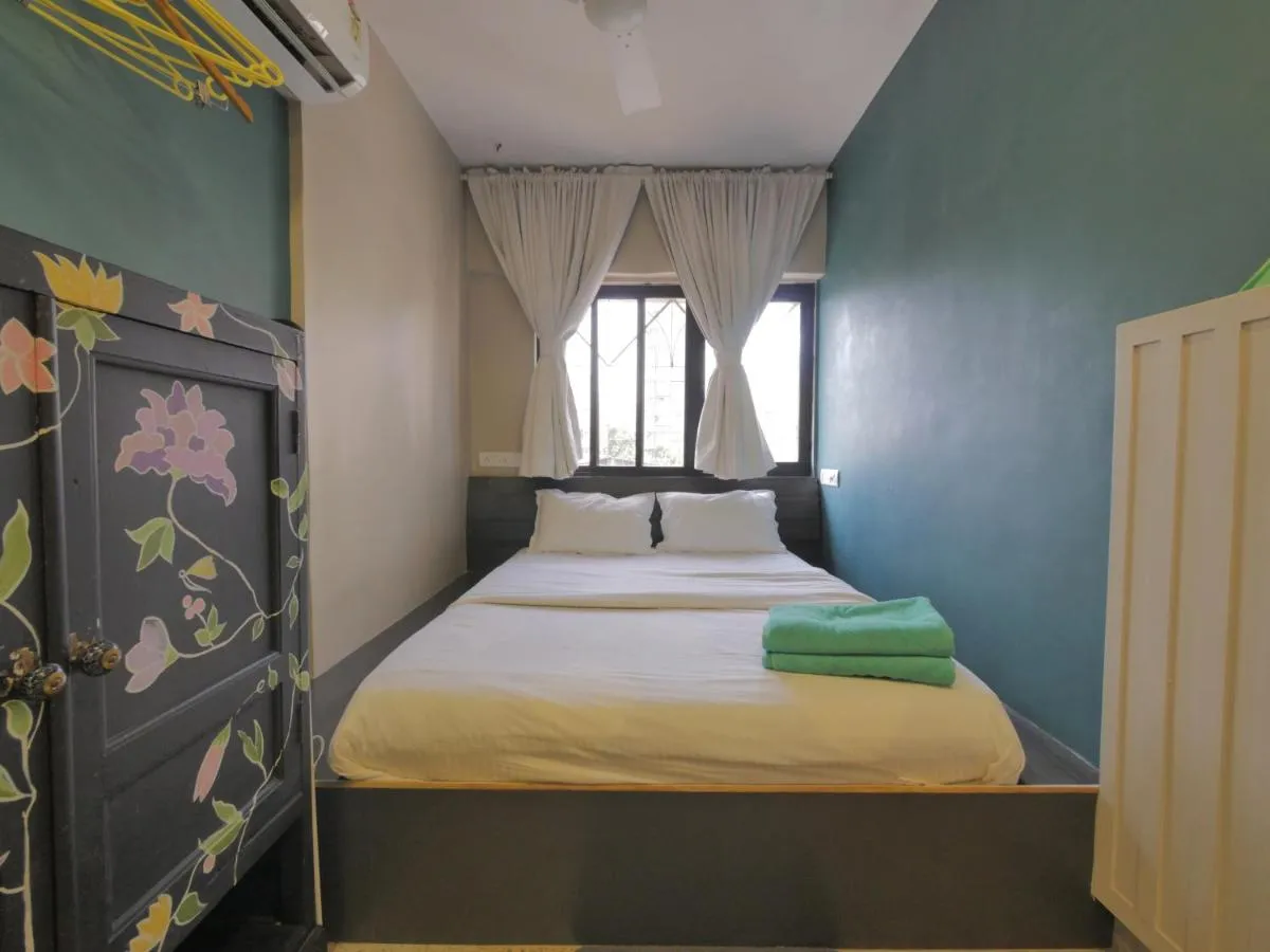Image 6 of Queenie – Bandra west