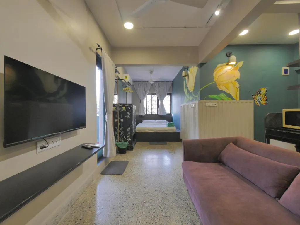 Image of Queenie – Bandra west