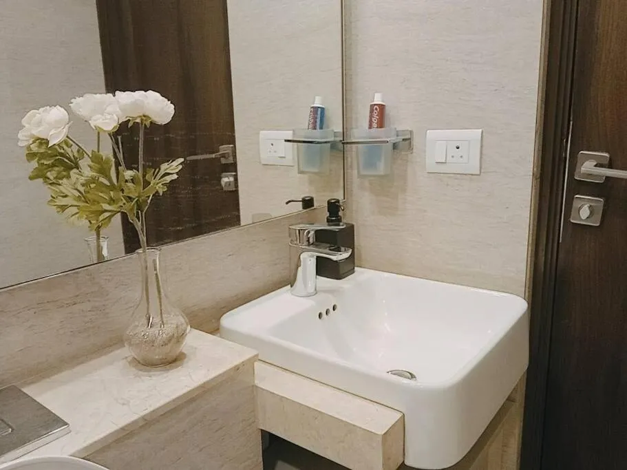 Image 1 of Royal luxurious 1BHK Flat in Hiranandani Powai