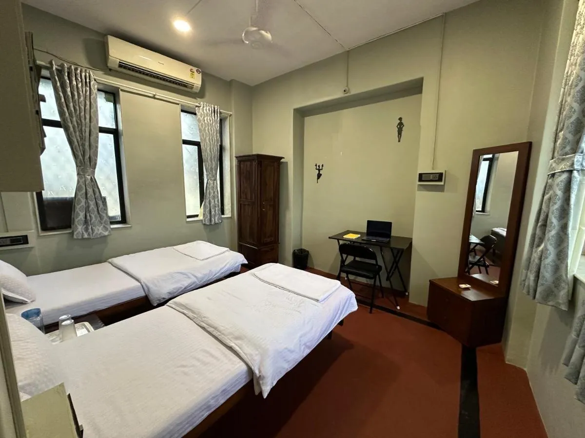 Image 5 of Spacious 2 BHK apartment with Balcony In Bandra