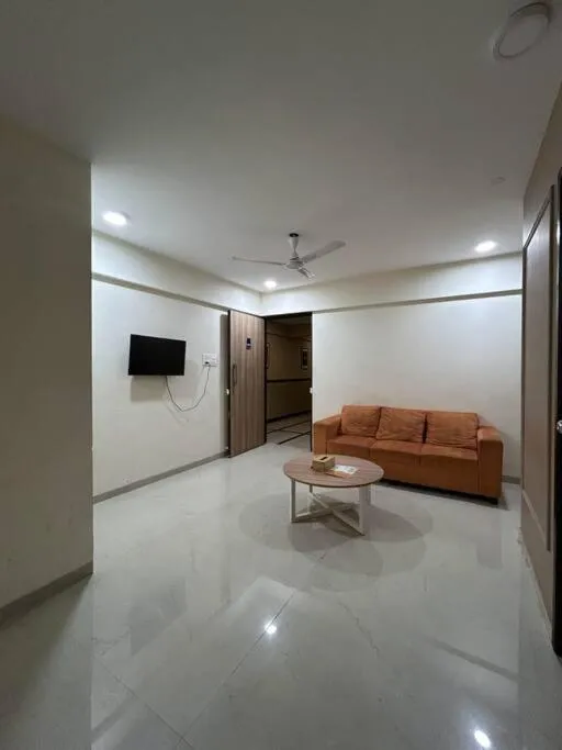 Image 4 of 3 Bhk Apartment Santacruz Mumbai 801