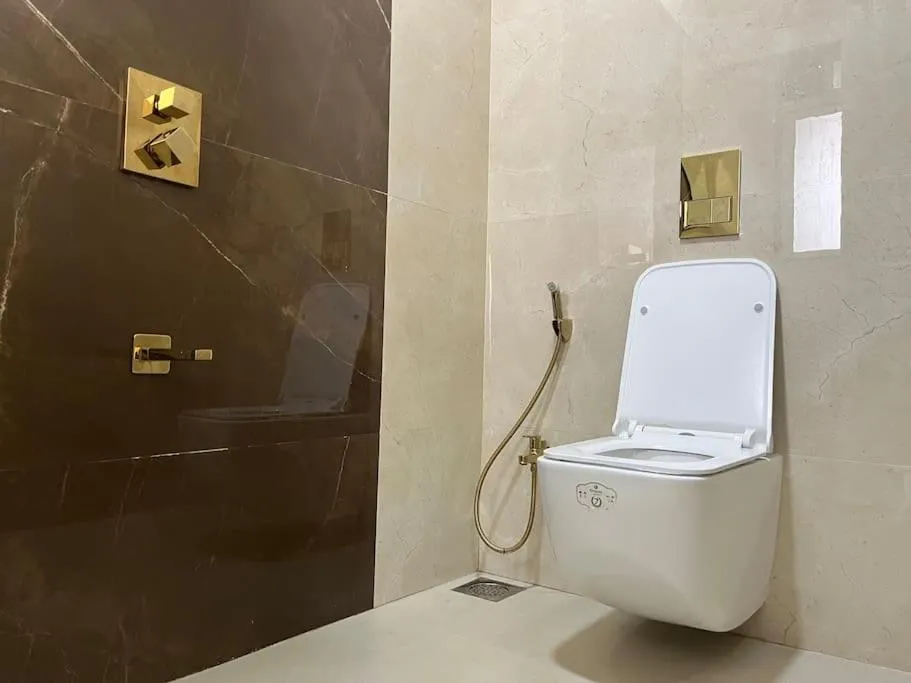 Image 1 of 3 Bhk Apartment Santacruz Mumbai 805