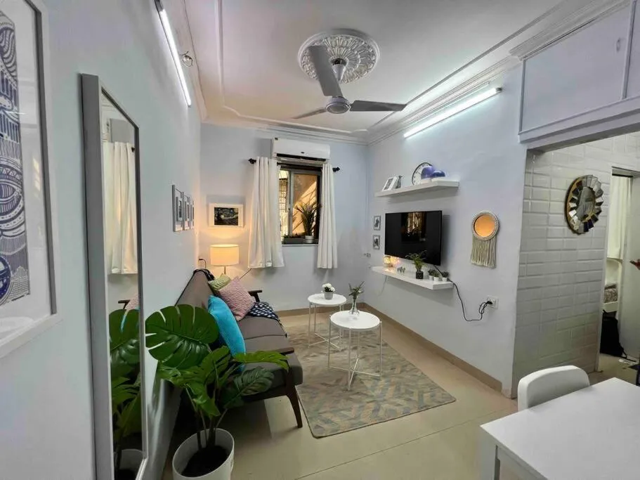 Image 4 of 72 Pali Village a Cozy Vintage Apartment by Connekt Homes
