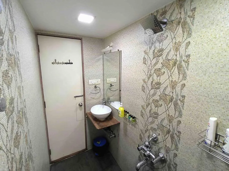 Image 1 of Bandra – Spacious 2 BHK- Close to BKC.