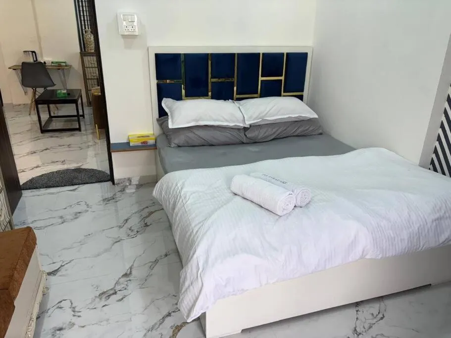 Image 5 of Chic Home – Bright 1 BHK close to Lilavati Hospital at Waroda Road, Bandra west