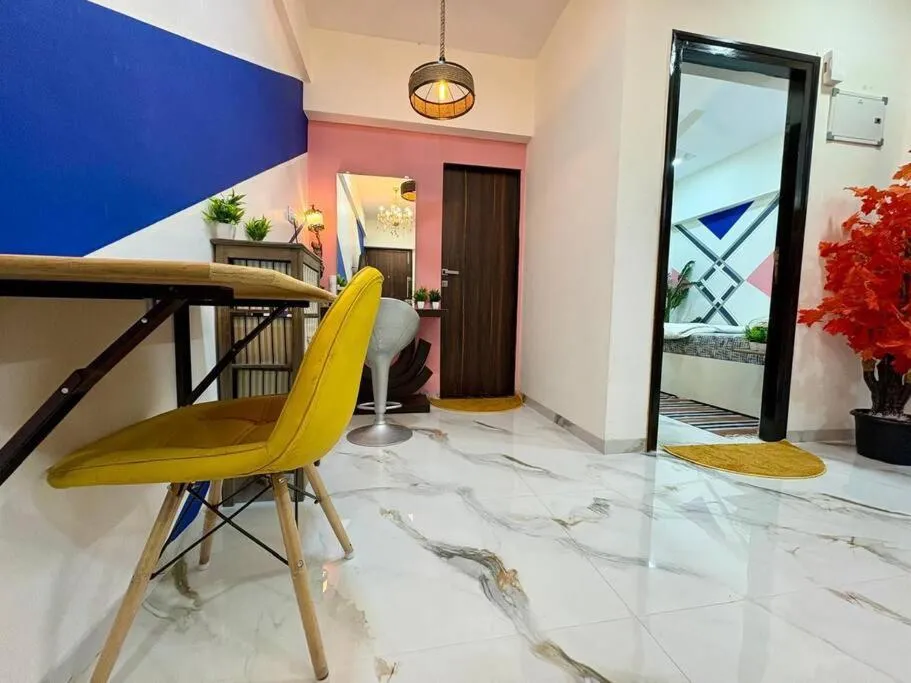 Image 2 of Cozy 1BHK with City View in Bandra West