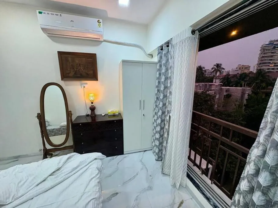Image 6 of Cozy 1BHK with City View in Bandra West