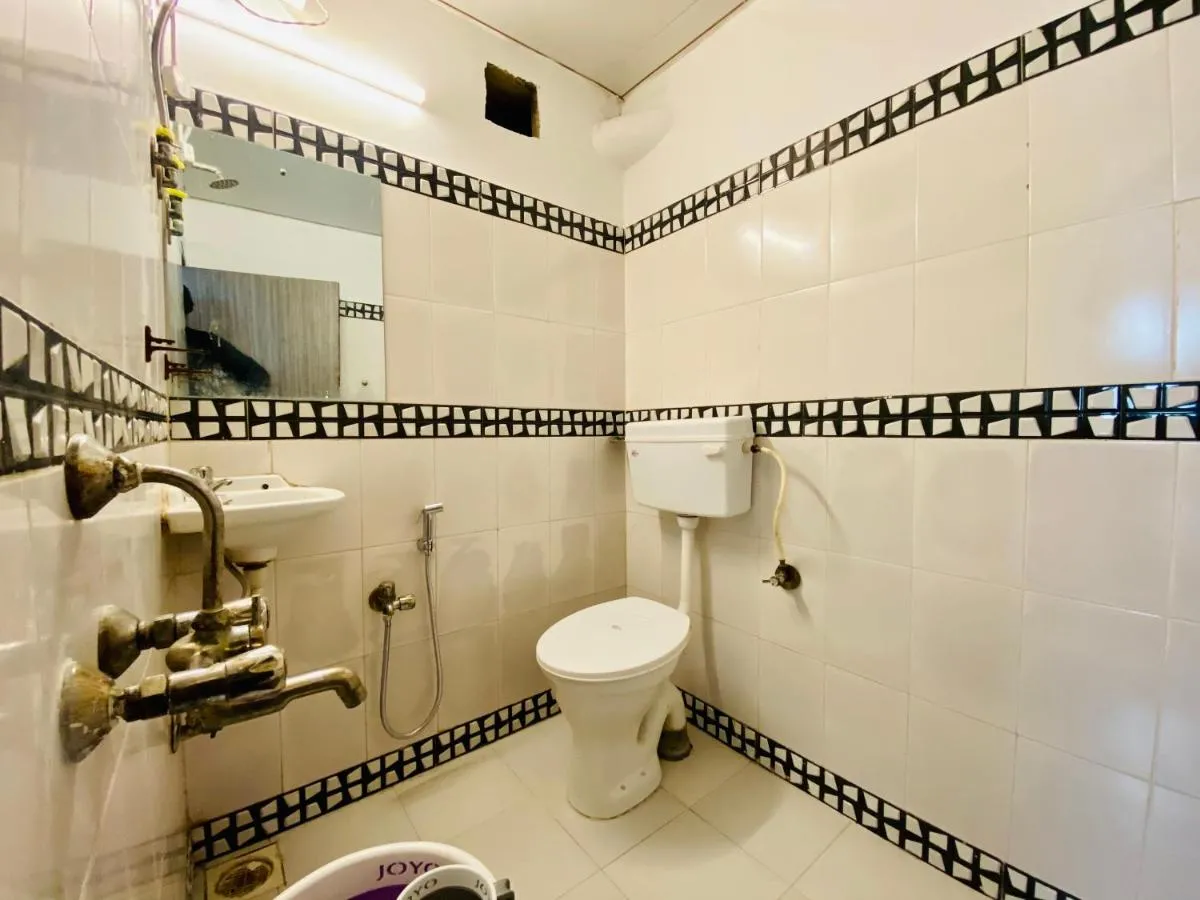 Image 5 of Deluxe Inn – Stay Near Kokilaben Dhirubhai Ambani Hospital