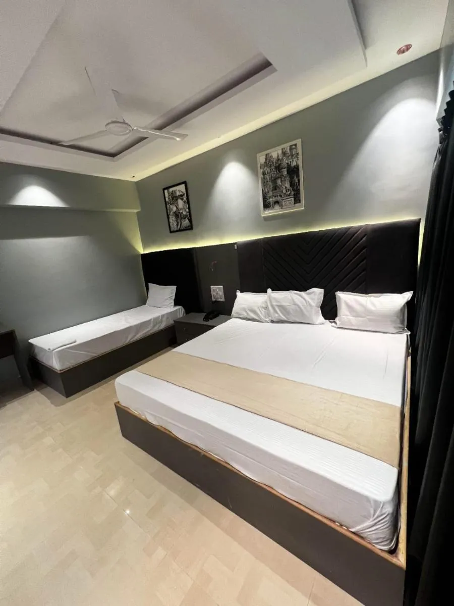 Image 3 of Dhanvantari Luxury Hotel Near Kokilaben Dhirubhai Ambani Hospital Mumbai
