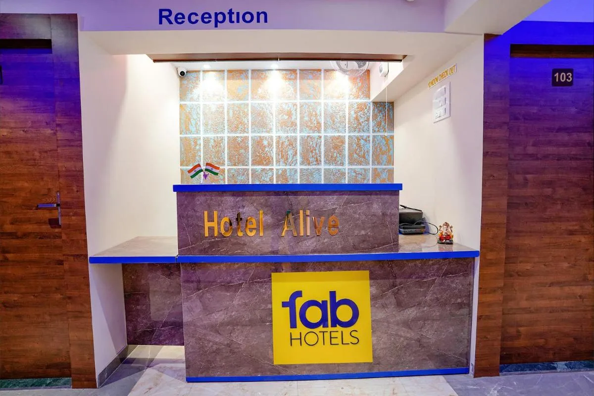 Image 1 of FabExpress Alive – Nr Juhu Beach