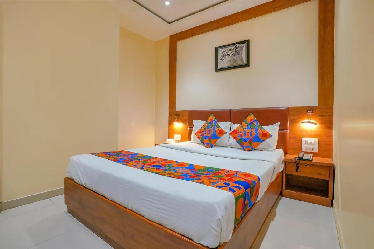 Image 2 of FabExpress Colaba Grand – 700m from Gateway of India
