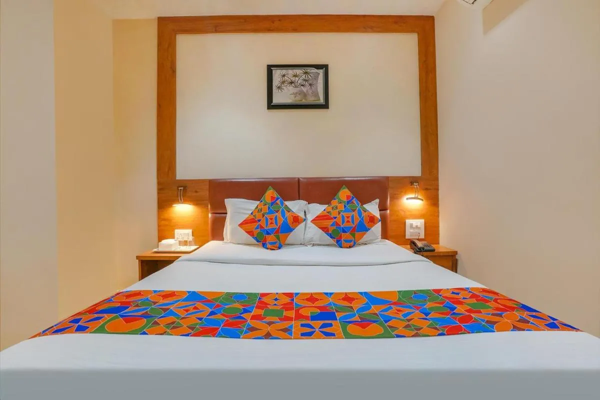 Image 1 of FabExpress Colaba Grand – 700m from Gateway of India