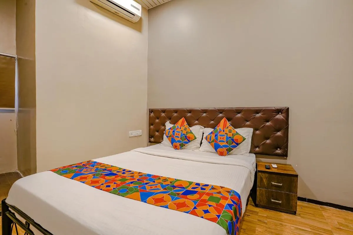 Image 3 of FabExpress Comfort stay – Nr Mumbai International Airport