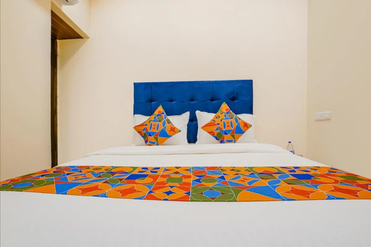 Image 1 of FabExpress Kurla Inn – Nr BKC