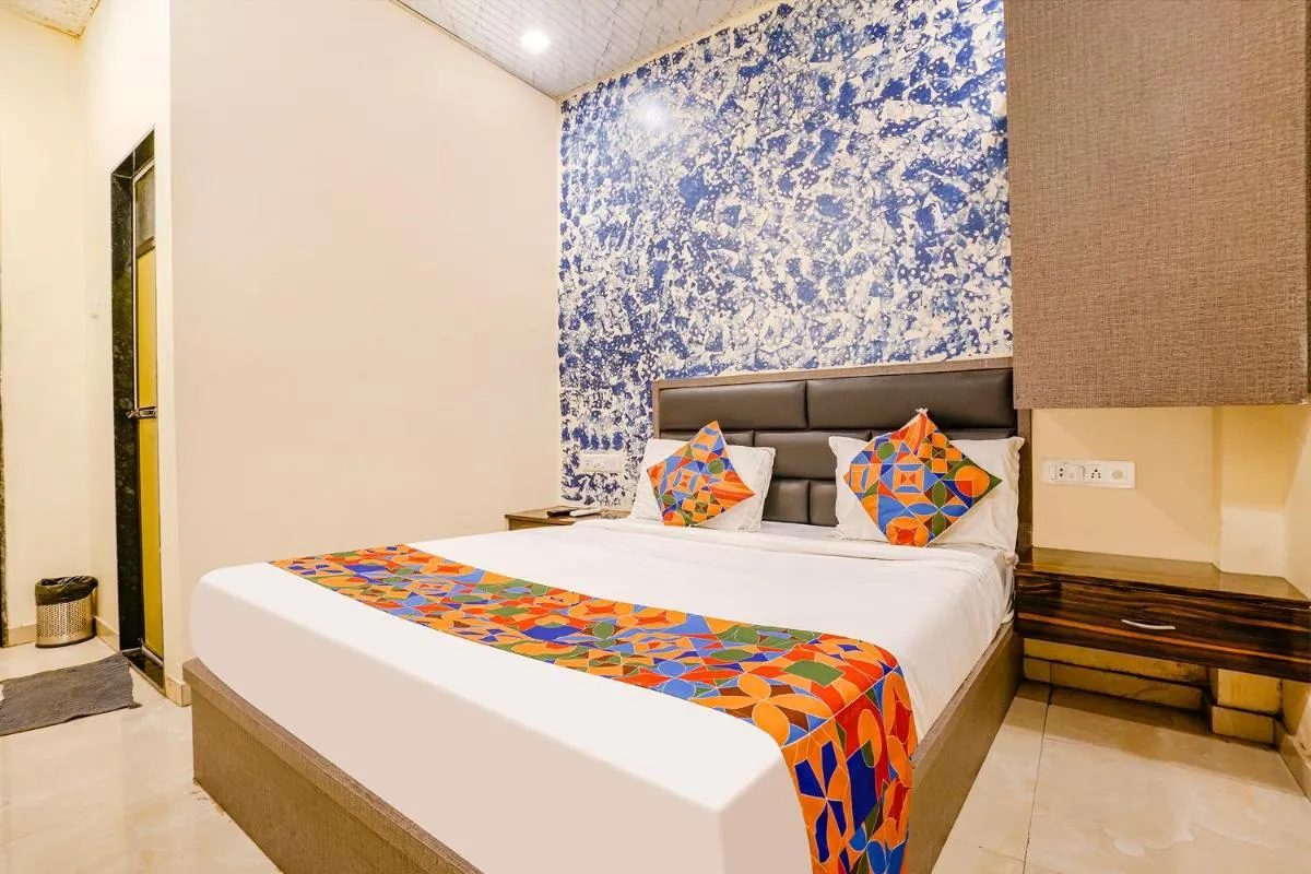 Image 4 of FabExpress The United – Nr Mumbai International Airport