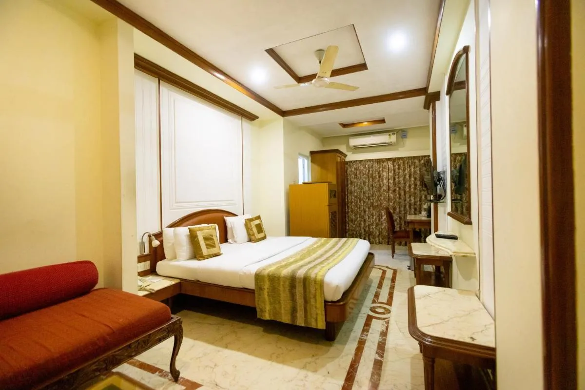 Image 2 of Garden Hotel