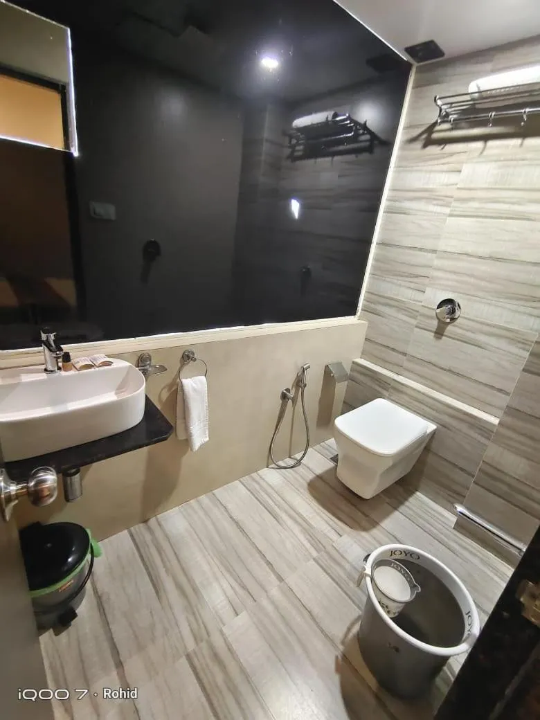 Image 4 of Glitz Hotels Axis International – Nr IIT Bombay & T2