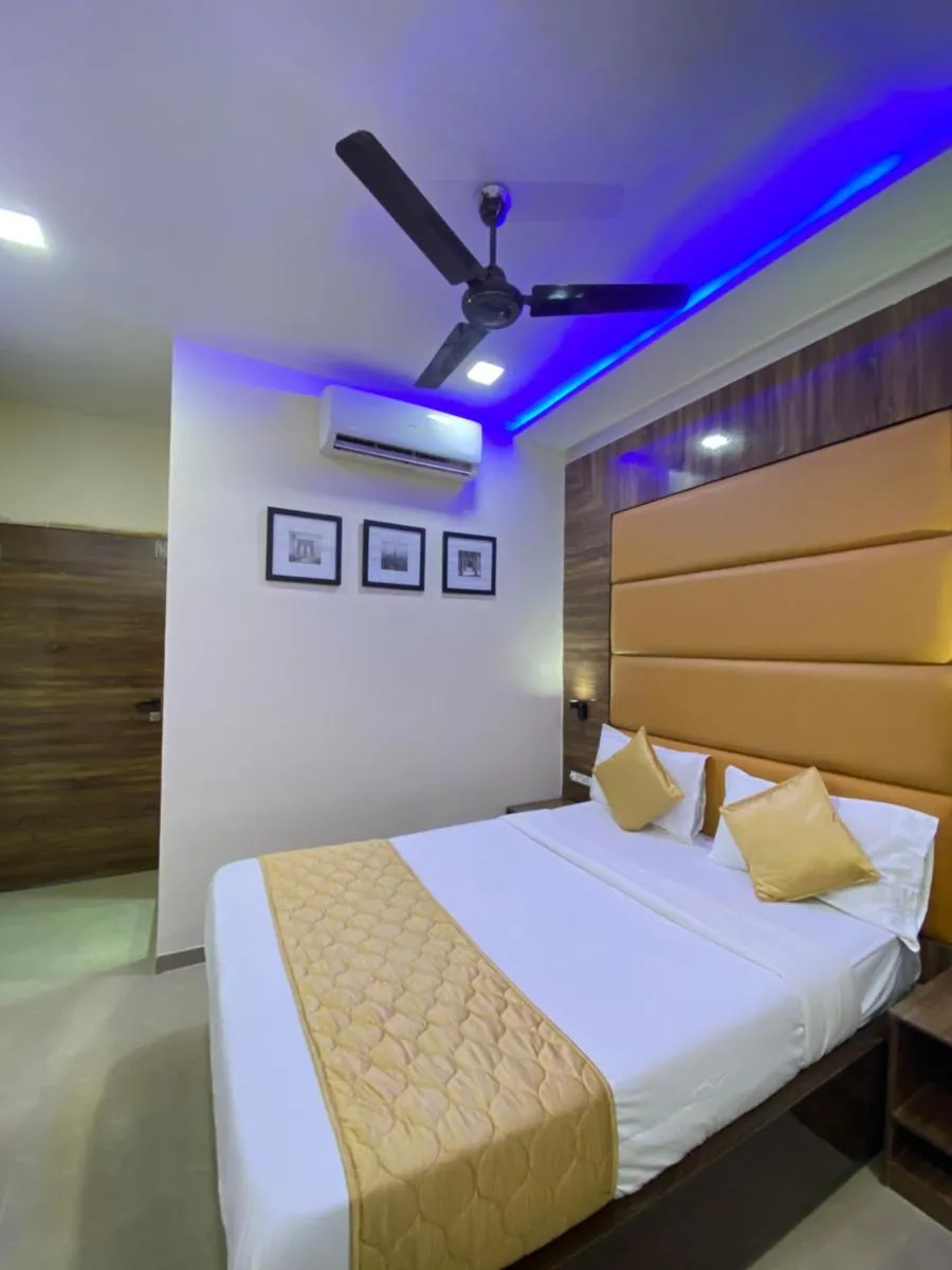 Image 1 of Hotel Blue Wellington – Near Mumbai Airport
