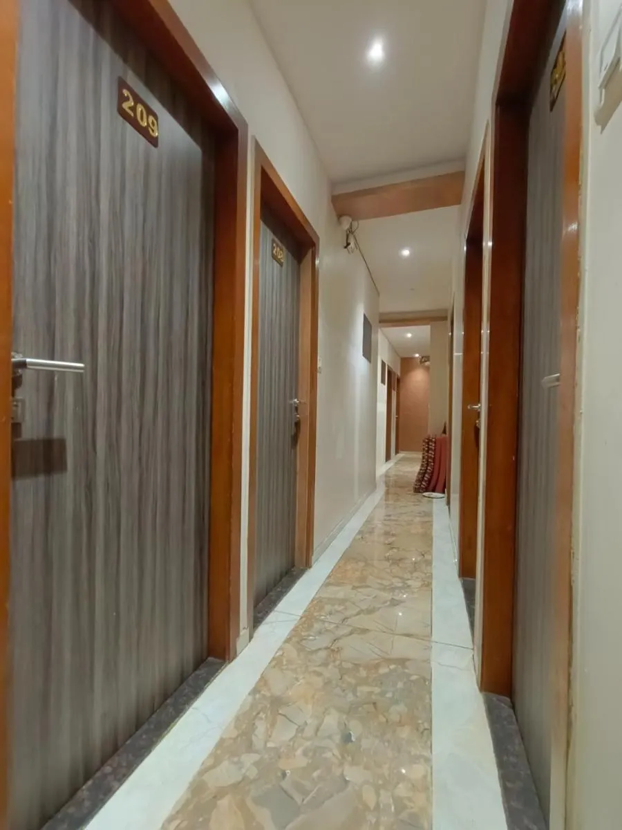 Image 5 of Hotel Golden Arch – NEAR DOMESTIC AIRPORT