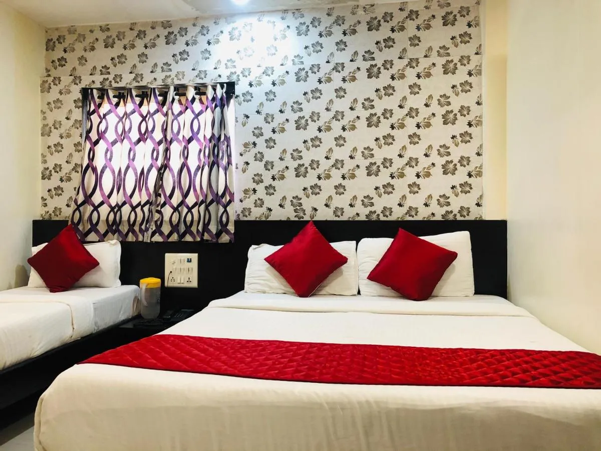 Image 2 of Hotel Guestinn Residency
