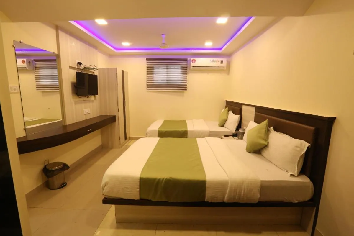 Image 4 of Hotel Happyland