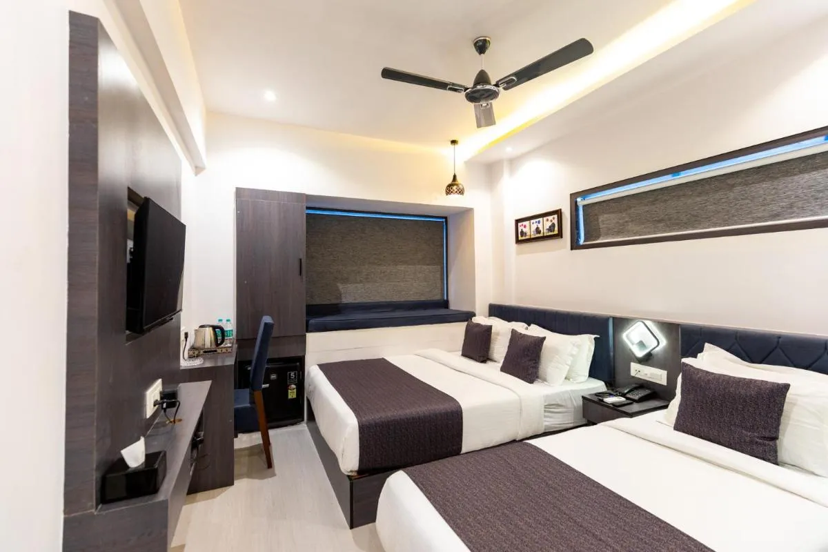Image 5 of Hotel Larmont Luxury