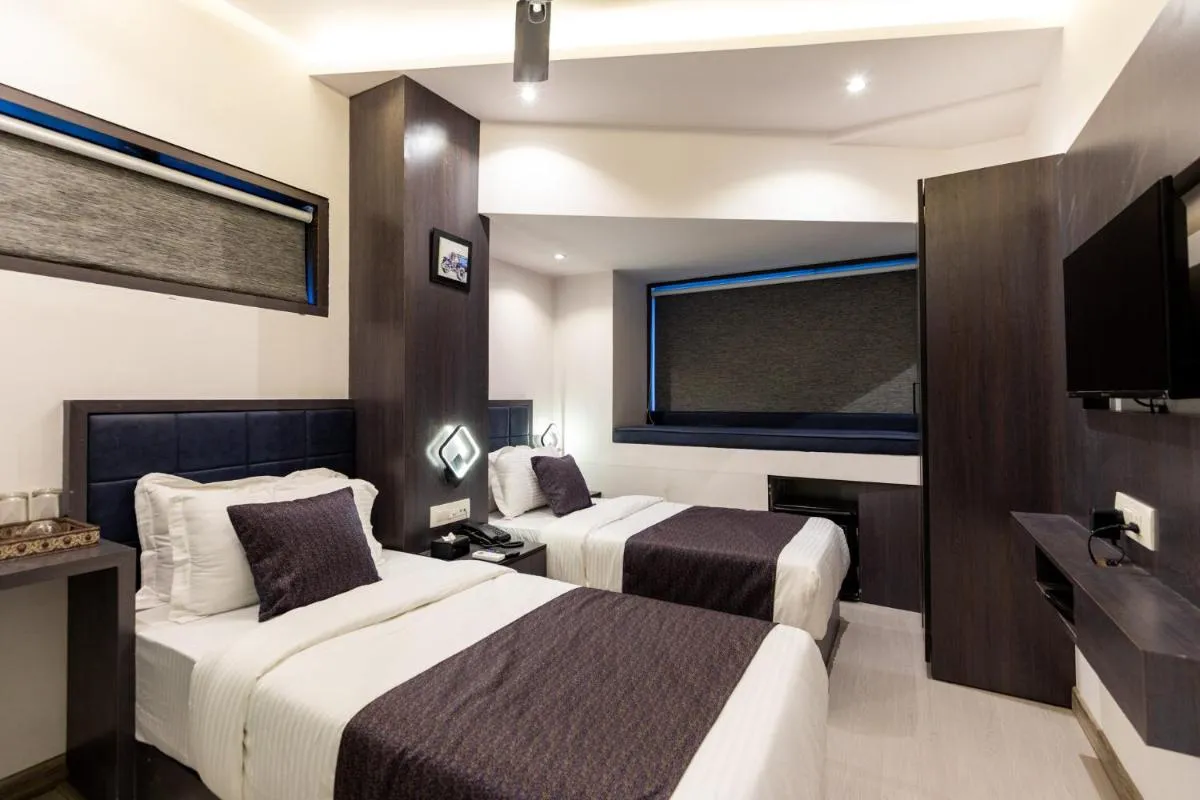 Image 3 of Hotel Larmont Luxury