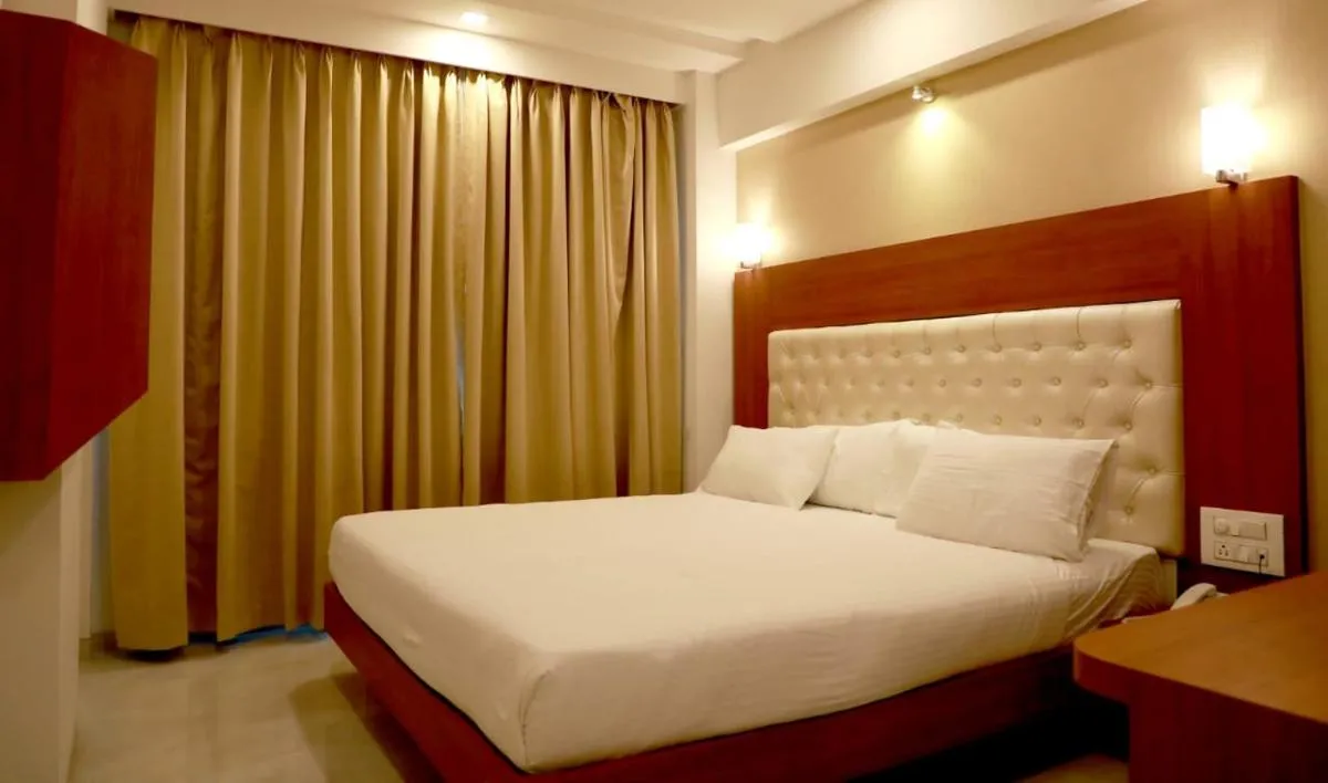 Image 5 of Hotel Lords, Fort