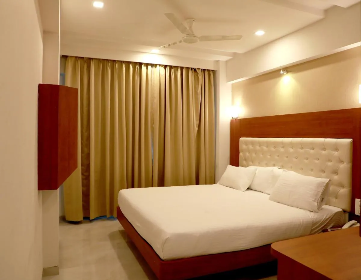 Image 4 of Hotel Lords, Fort