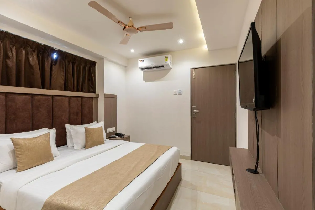 Image 1 of Hotel MetroMax Andheri
