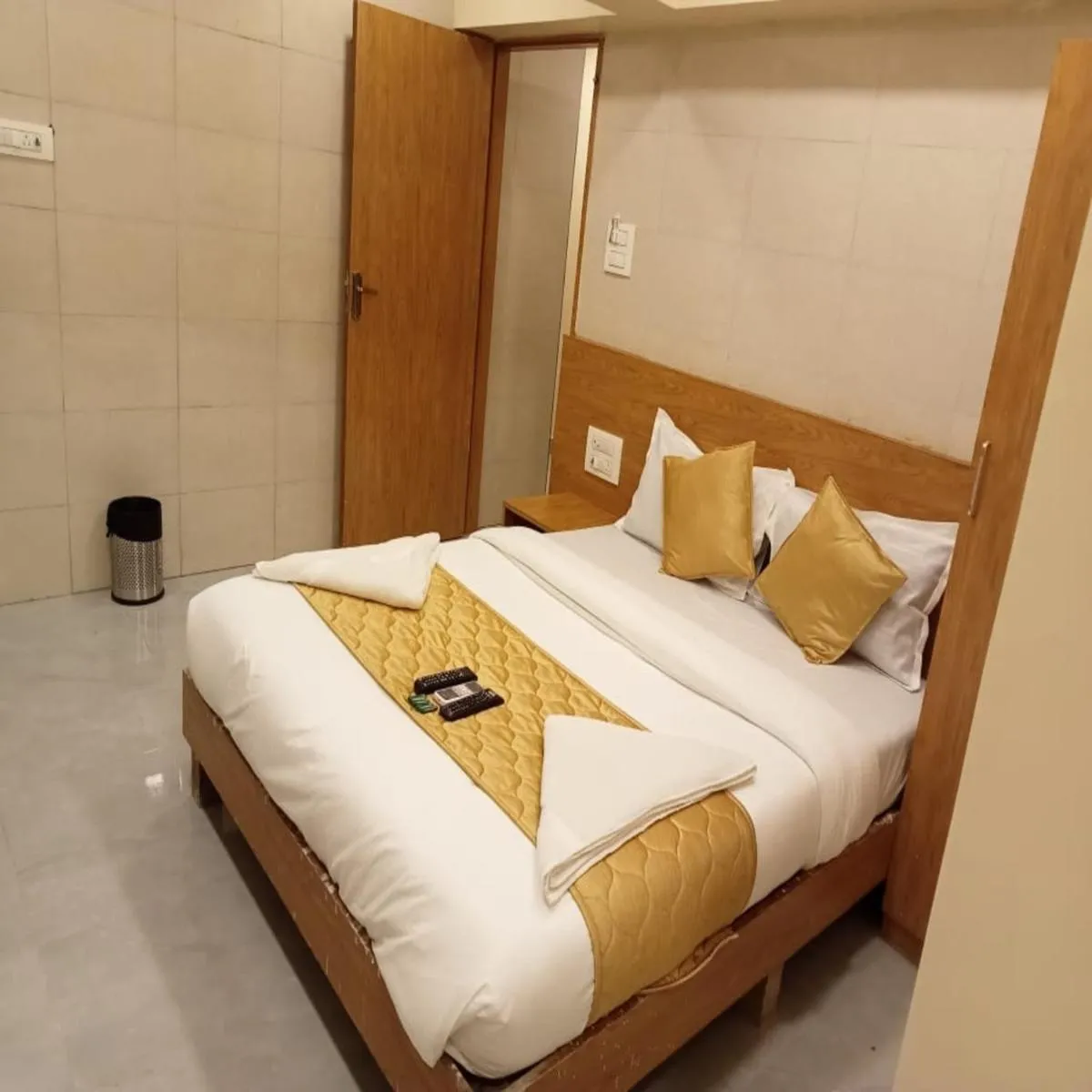 Image 2 of Hotel New Sarah Inn, Andheri West