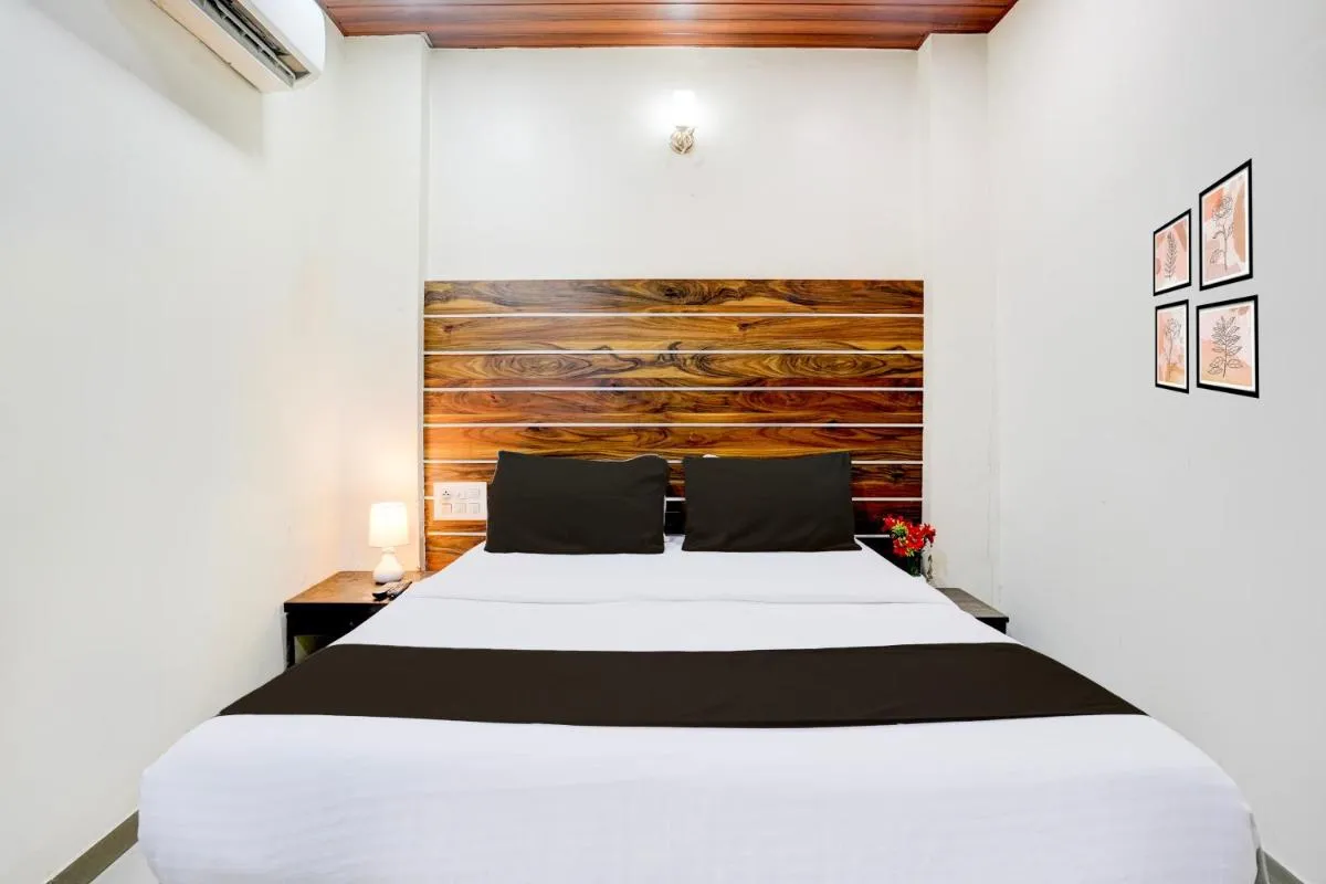 Image 6 of Hotel O Golden Sagar