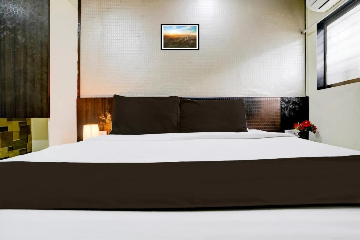 Image 4 of Hotel O Golden Sagar