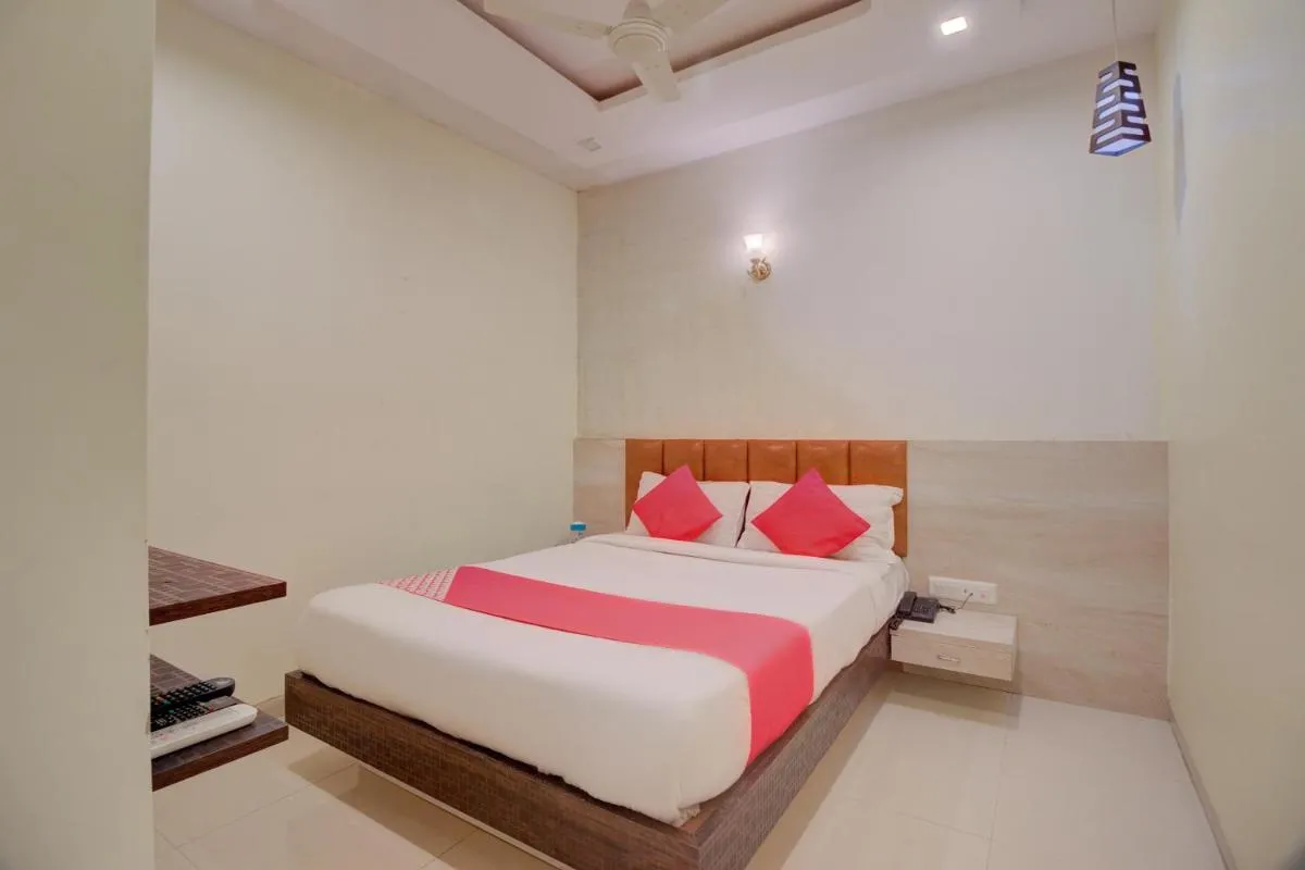 Image 6 of Hotel O Royal Orbit