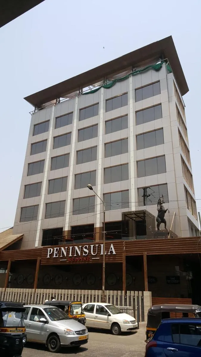 Image 3 of Hotel Peninsula Redpine