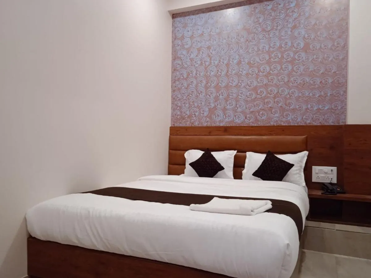 Image 6 of Hotel Raheja Residency
