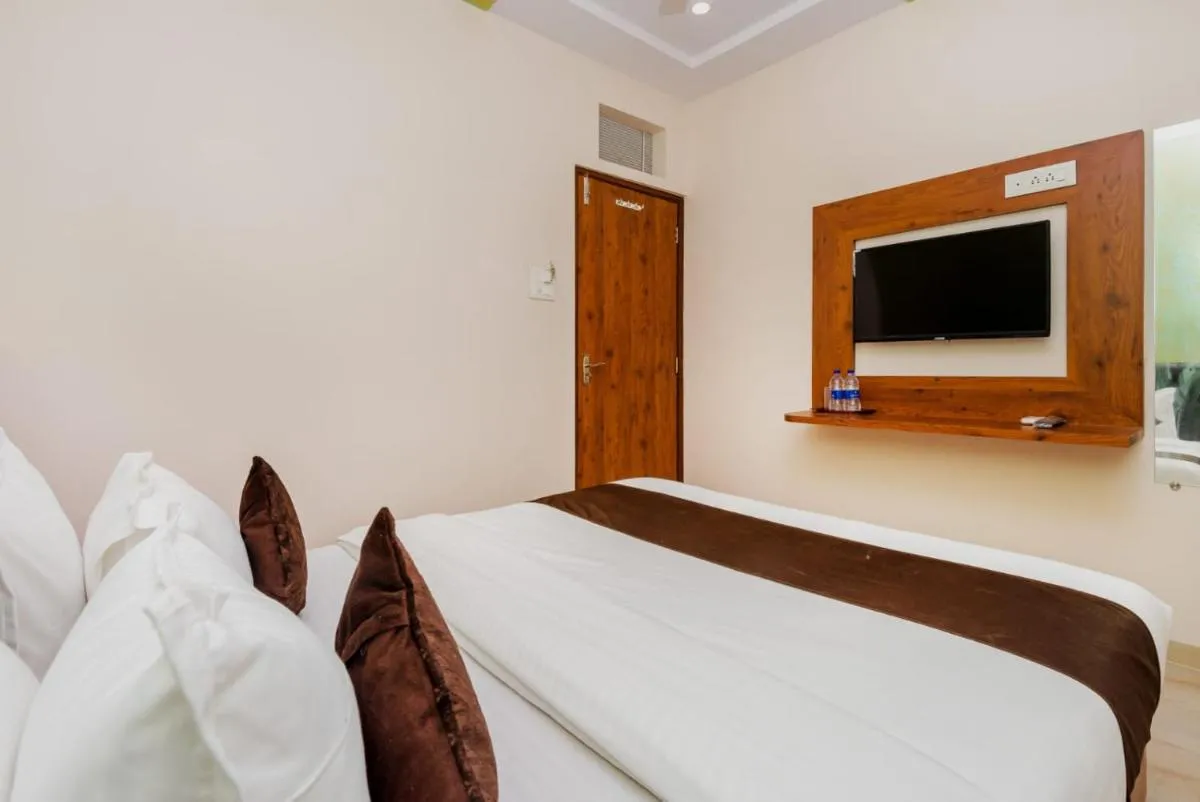 Image 5 of Hotel Raheja Residency