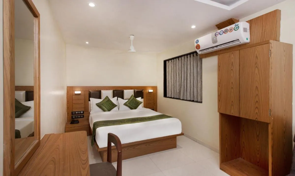Image 2 of Hotel Residency Park