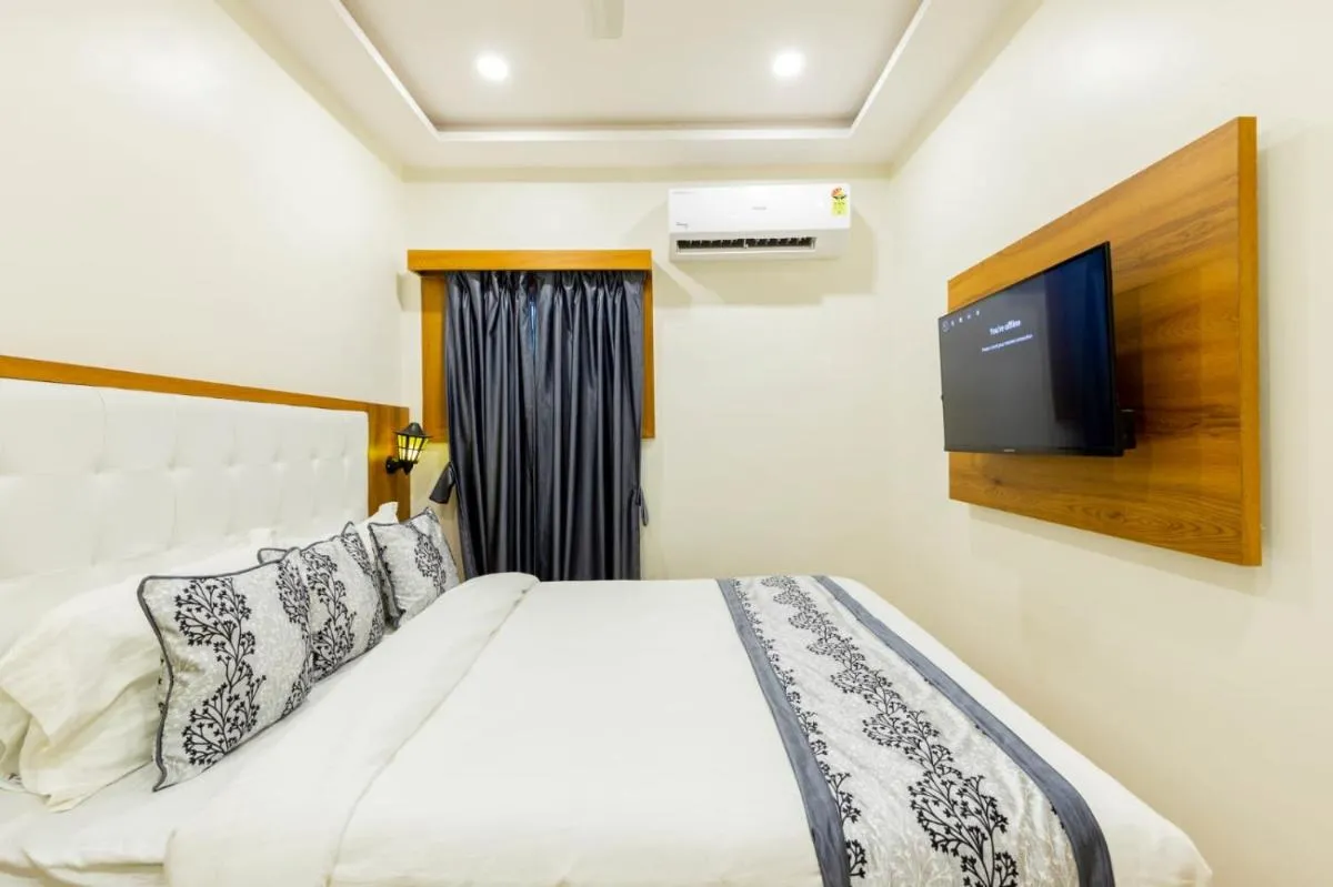 Image 4 of Hotel Village Residency